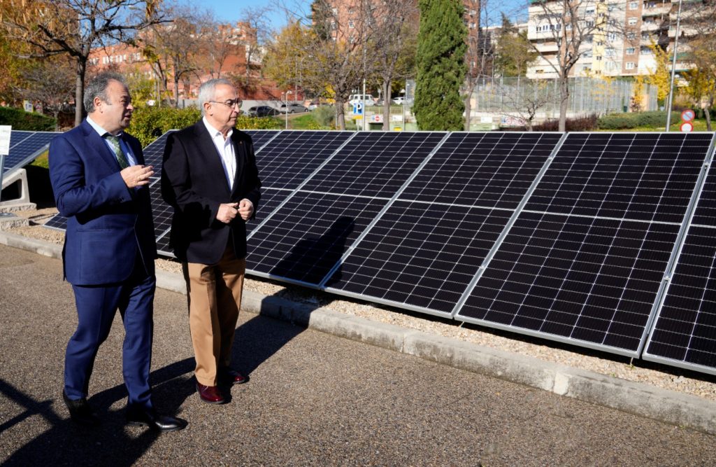 système solaire monté au sol commercial