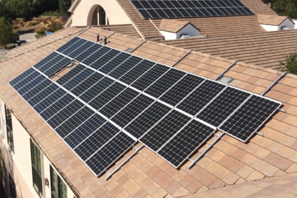 Système de montage solaire sur toit en pente