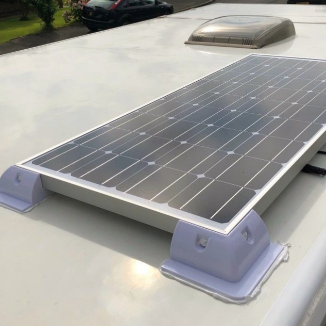 Profitez de votre voyage avec l'énergie solaire pour caravanes et camping-cars
