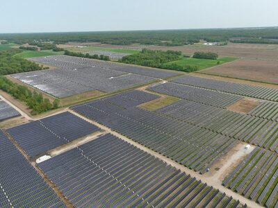 Le service public de l'Indiana active les premiers projets solaires de 465 MW