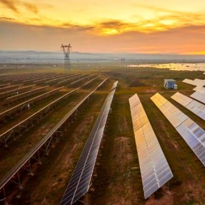 La France alloue 172,9 MW de capacité solaire au prix moyen de 0,09 $/kWh