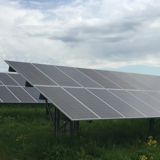 
     Projet solaire de 100 MW au Texas utilisant des supports de surface au sol Erthos
    
